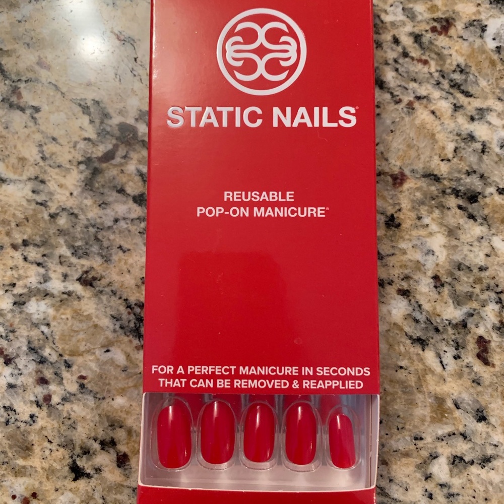 NIB Static Nails Reusable Pop-on Manicure Red